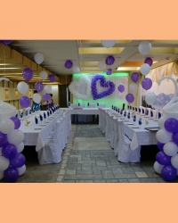 Недорогое украшение зала воздушными шарами для свадьбы