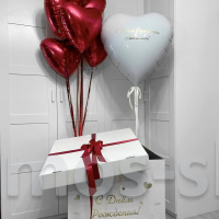 Коробка-сюрприз с красными шарами-сердцами Для любимой
