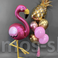 Композиция из шаров с фигурой Фламинго и фонтаном из 7 шаров