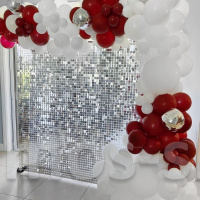 Фотозона из шаров на свадьбу Красные, белые шары и серебряный баннер