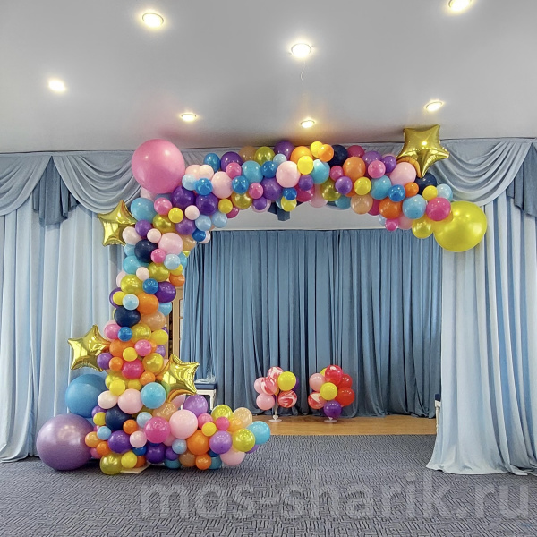 Гирлянда из шаров на выпускной в детском саду