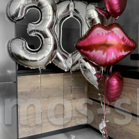 Воздушные шары для девушки Поцелуй на 30 лет