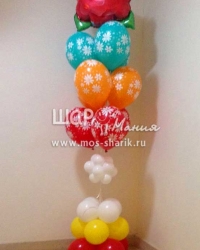 Композиция из 9 шаров с ромашками и фольгированным цветочком 