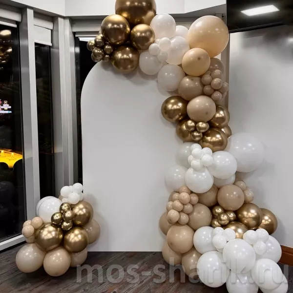 Фотозона из шаров Карамельное золото — купить в Москве