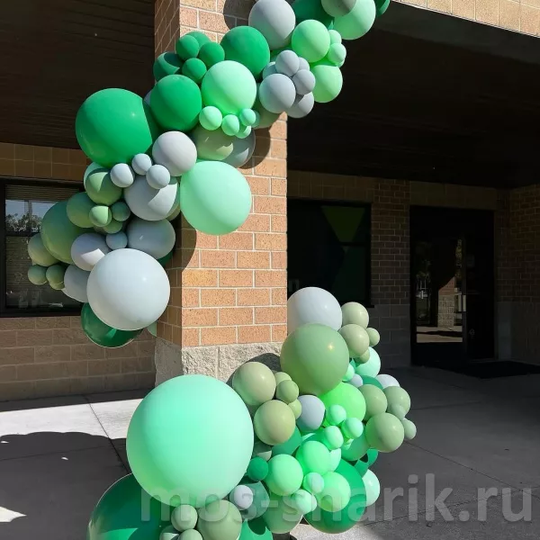 Разнокалиберная гирлянда из шариков Салатовый микс — купить в Москве