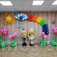 Украшение детского сада фигурками из шаров