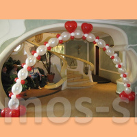 Гелиевая арка из шаров линколун с сердцами