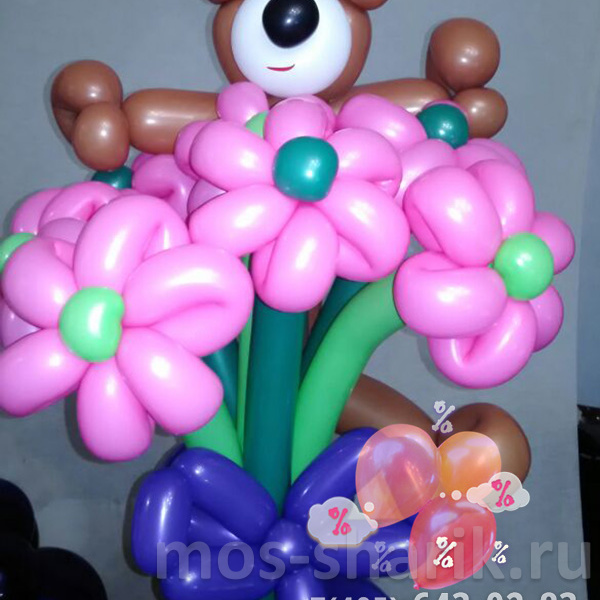 Мишка из шаров с 7 цветочками