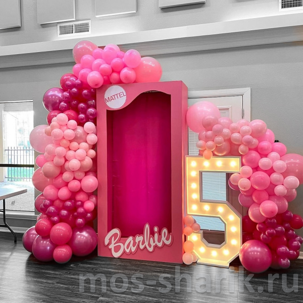 Фотозона на день рождения для девочки Барби-стиль