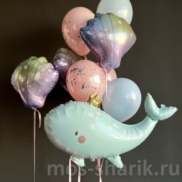Композиция шаров в морском стиле с китом и ракушками