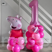 Композиция из воздушных шаров Свинка Пеппа и цифра